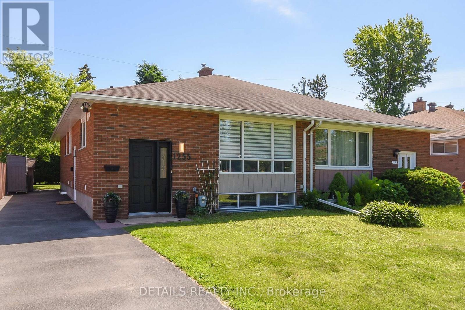 1255 Highgate Road, Ottawa, ON