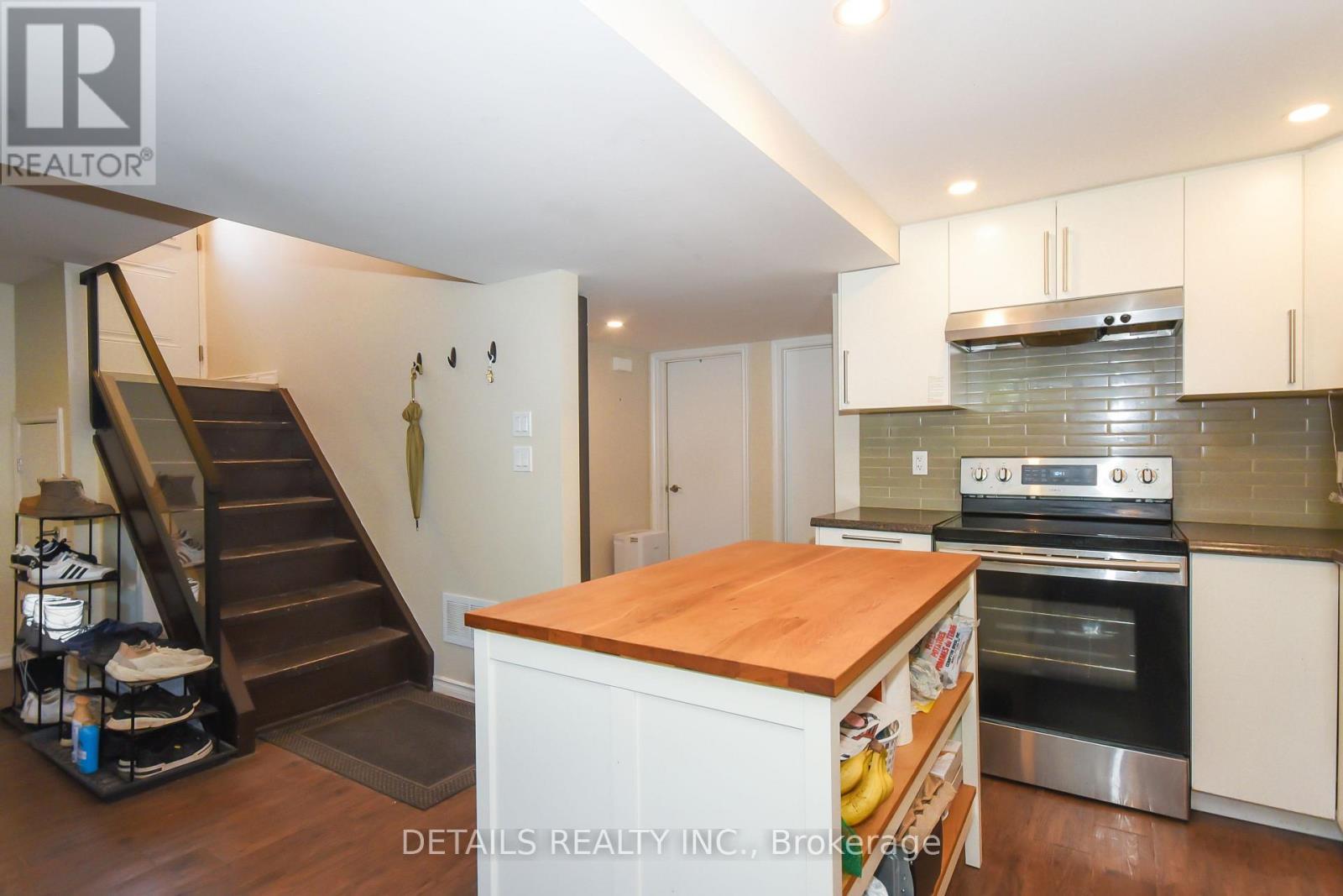 1255 Highgate Road, Ottawa, ON