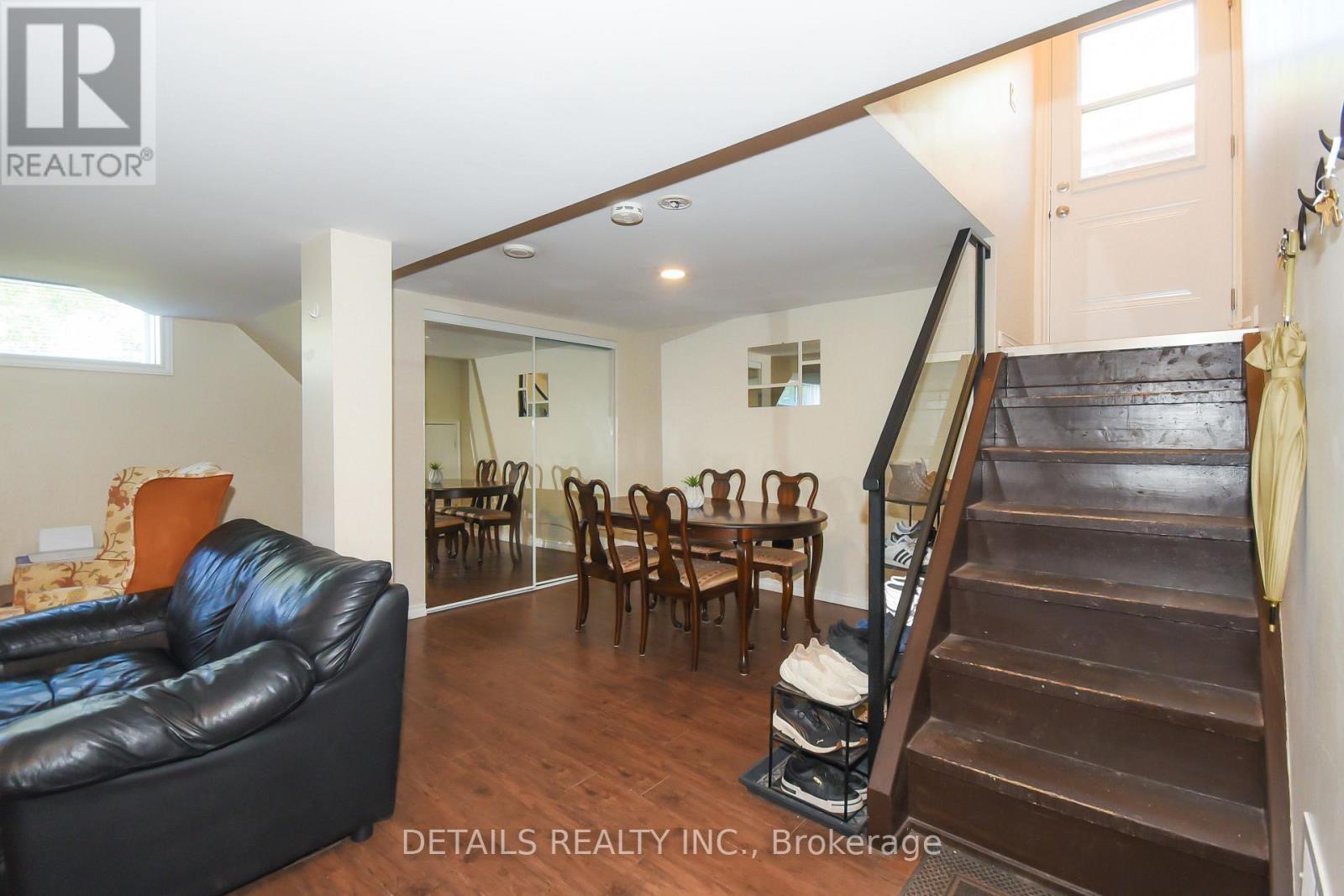 1255 Highgate Road, Ottawa, ON