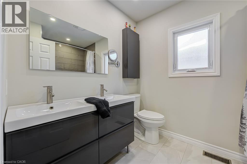 2348 Malcolm Crescent, Burlington, ON