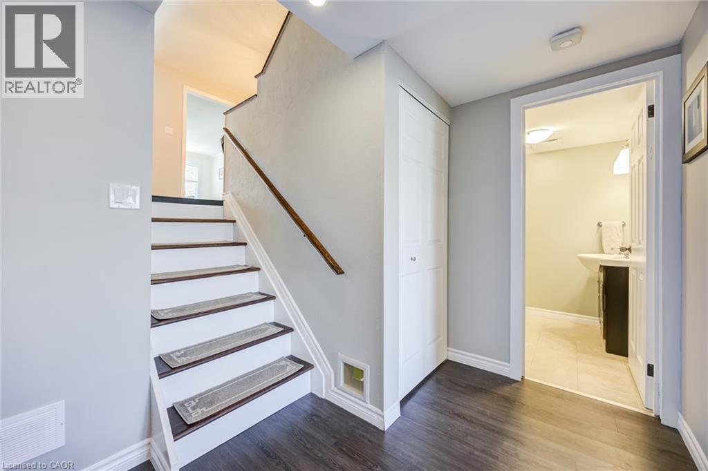 2348 Malcolm Crescent, Burlington, ON