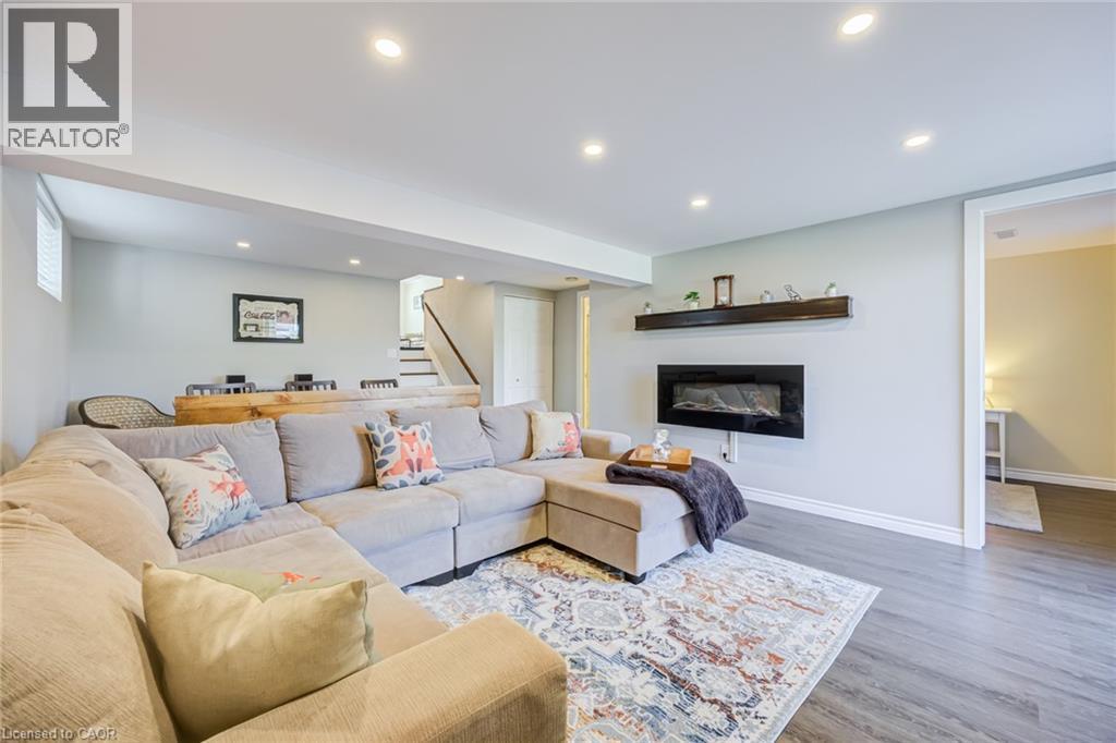 2348 Malcolm Crescent, Burlington, ON