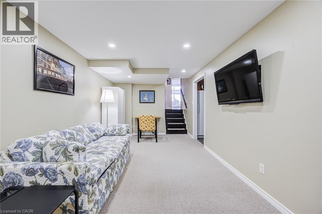 2348 Malcolm Crescent, Burlington, ON