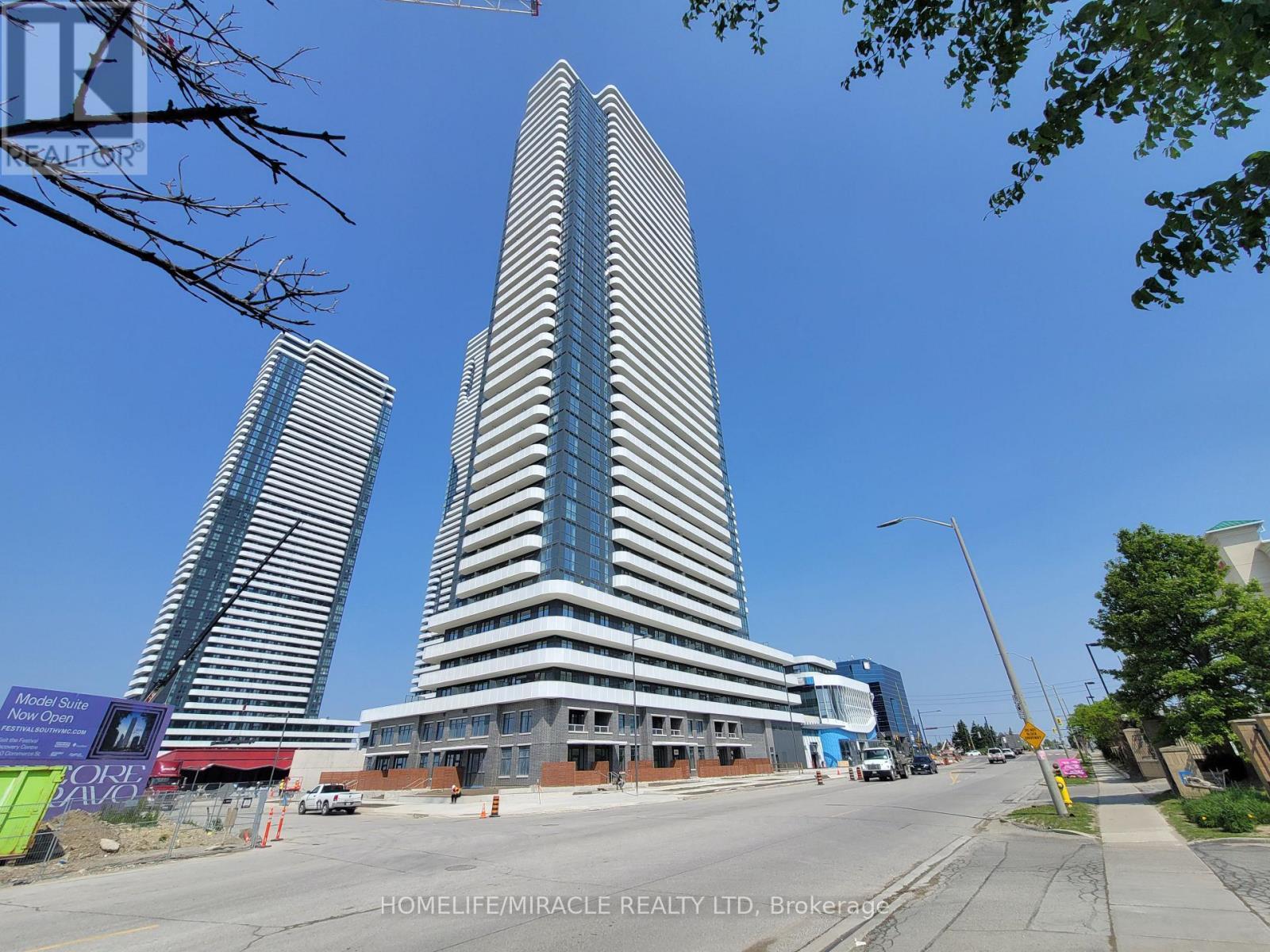 1212 - 28 Interchange Way, Vaughan, ON