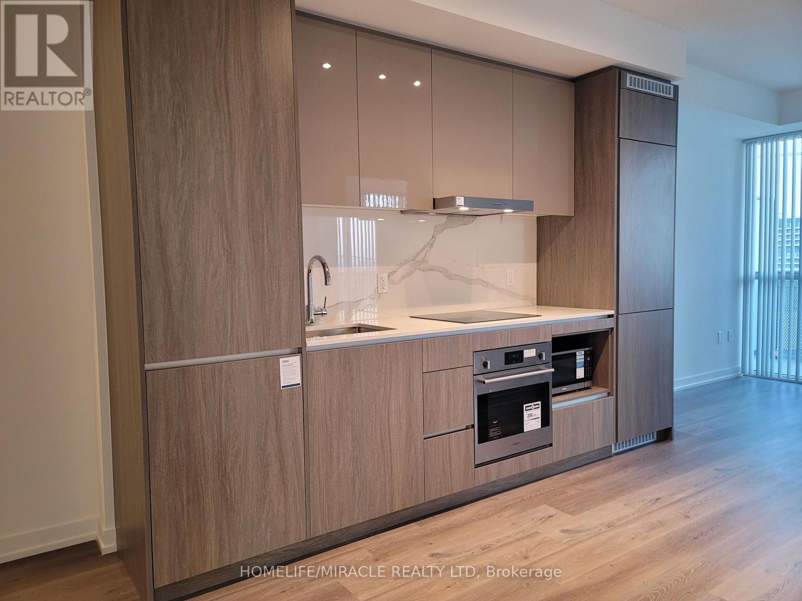1212 - 28 Interchange Way, Vaughan, ON