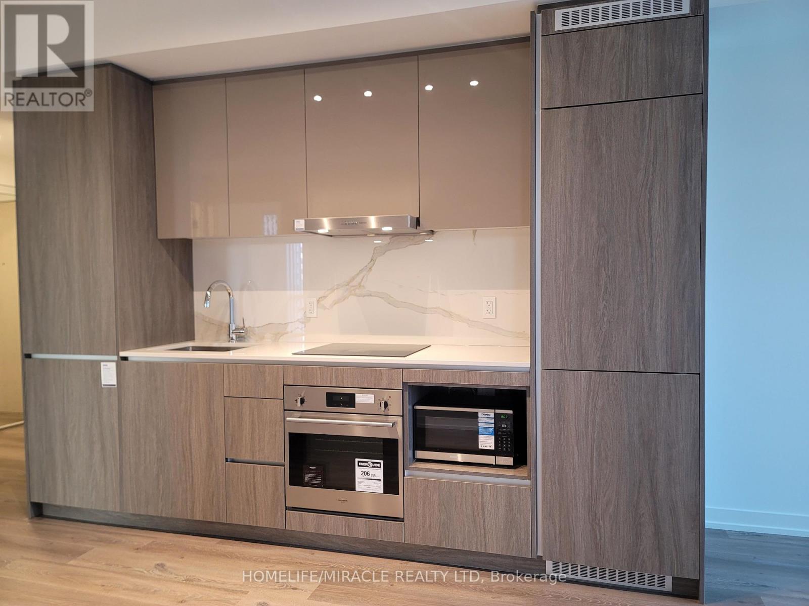 1212 - 28 Interchange Way, Vaughan, ON