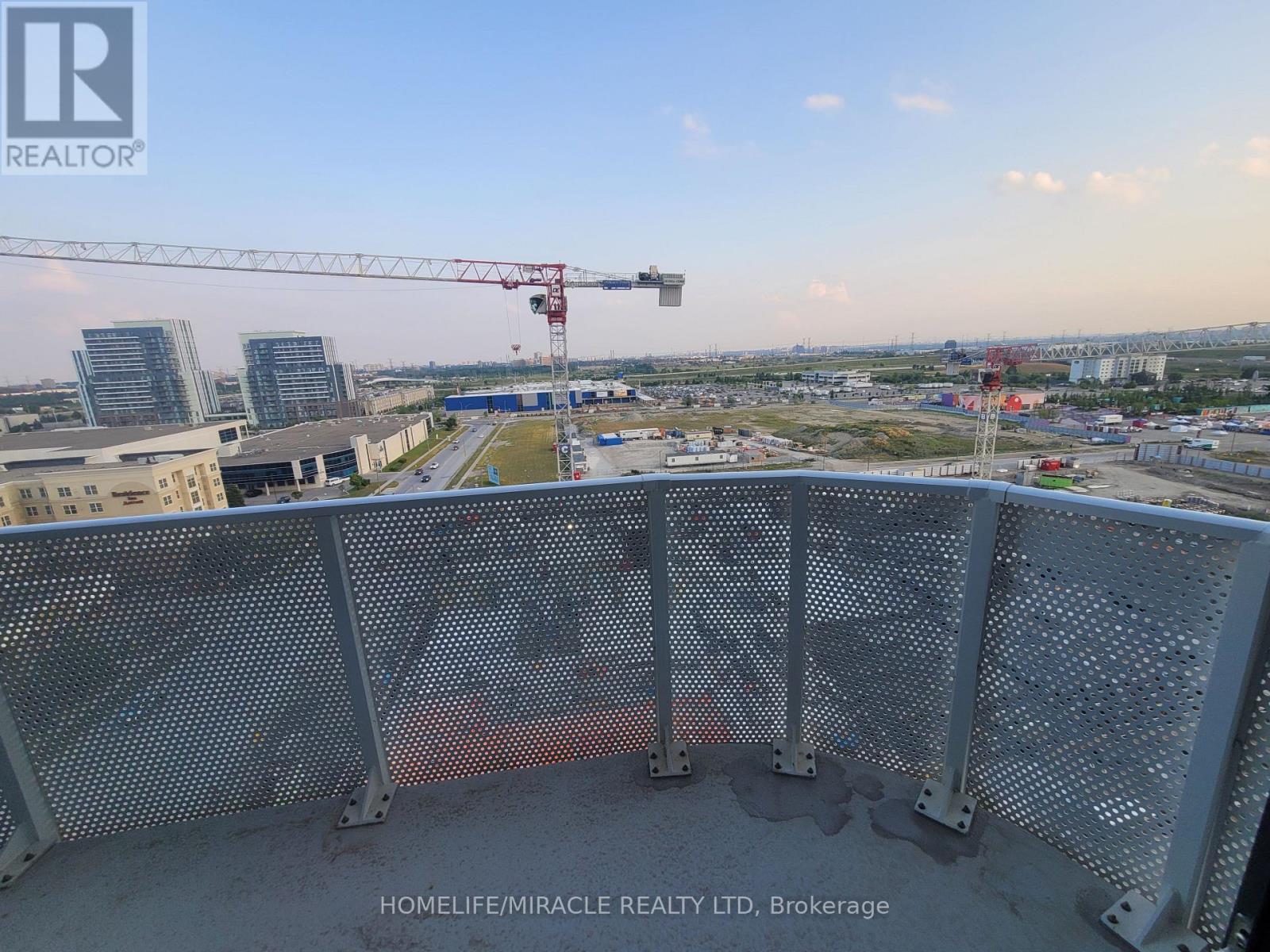 1212 - 28 Interchange Way, Vaughan, ON