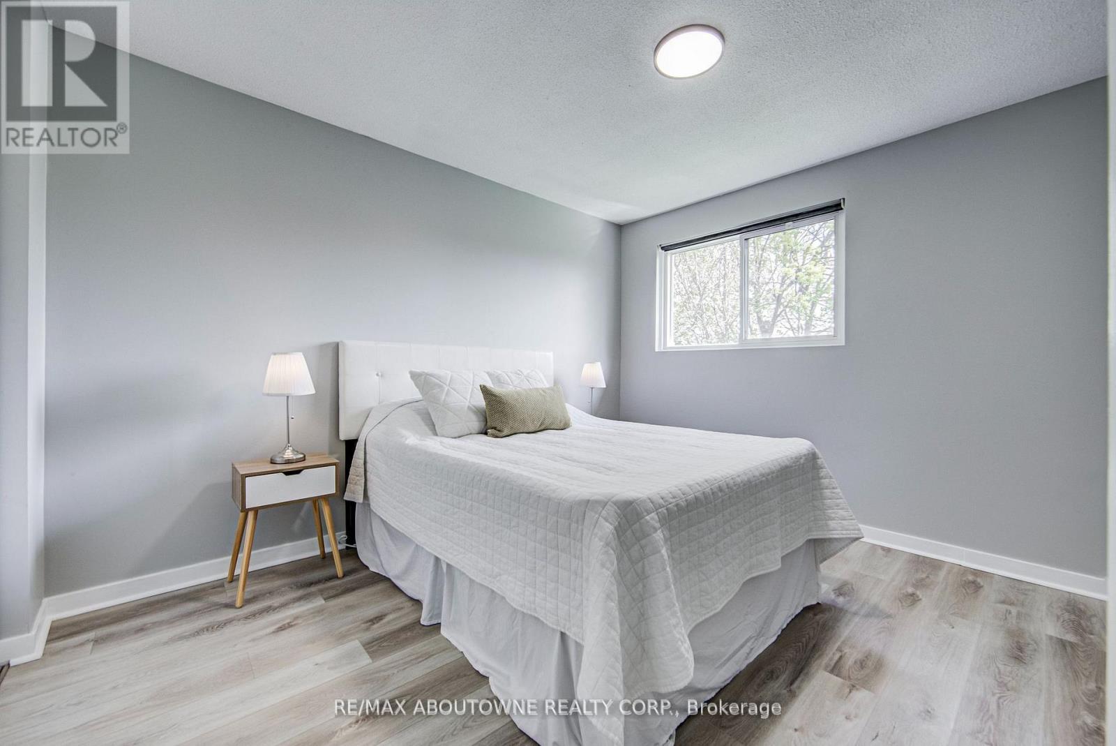 2367 Middlesmoor Crescent, Burlington, ON