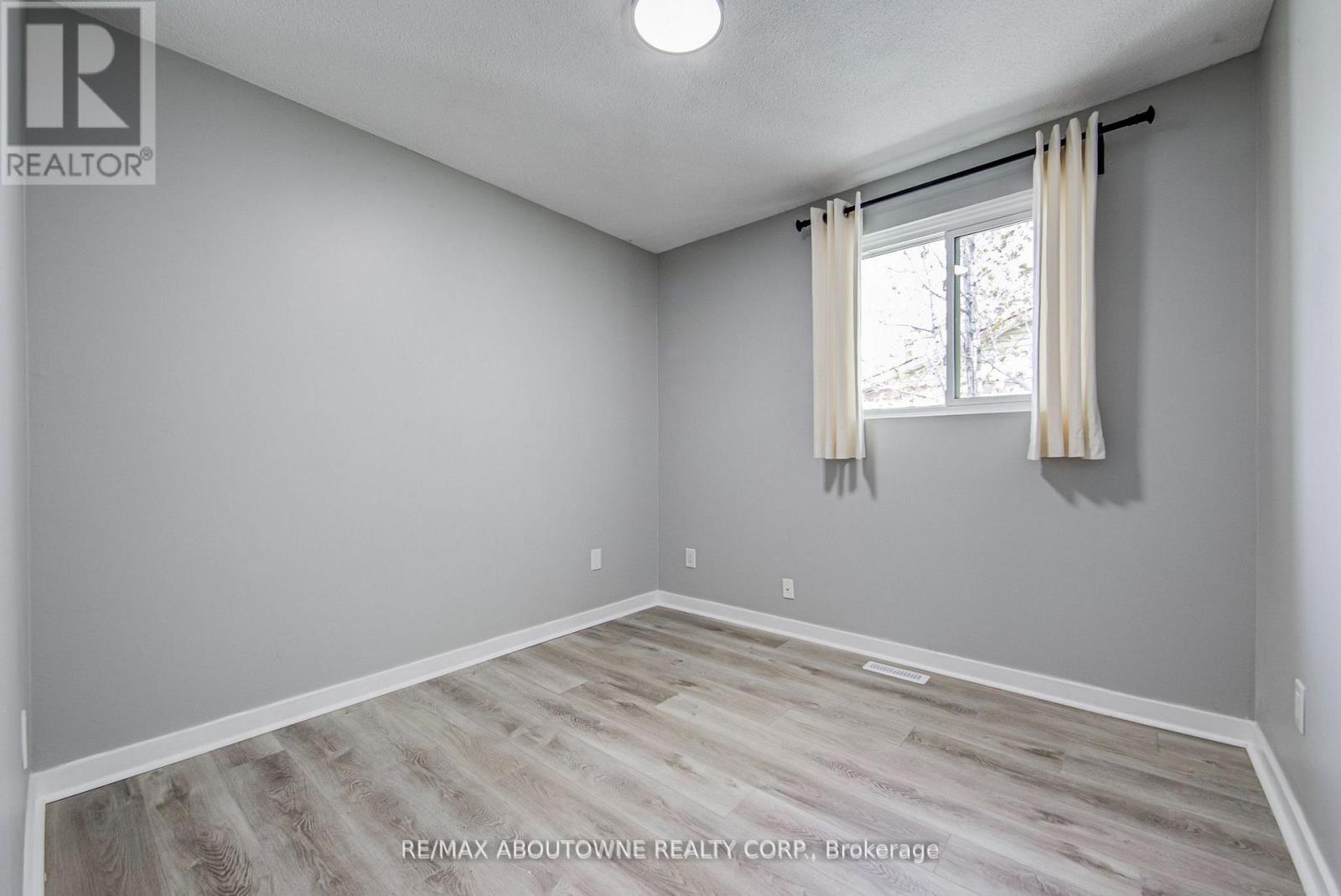 2367 Middlesmoor Crescent, Burlington, ON