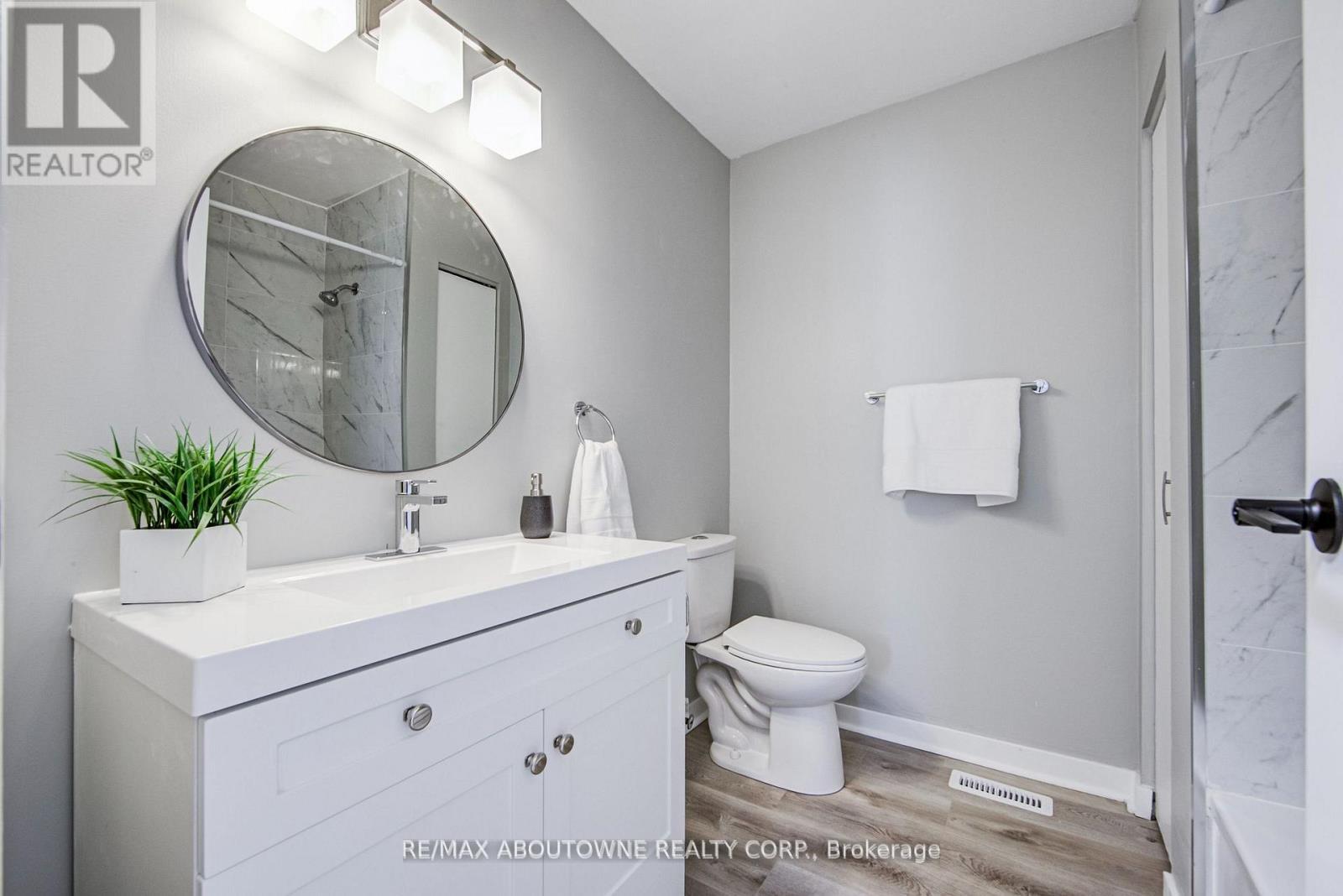 2367 Middlesmoor Crescent, Burlington, ON