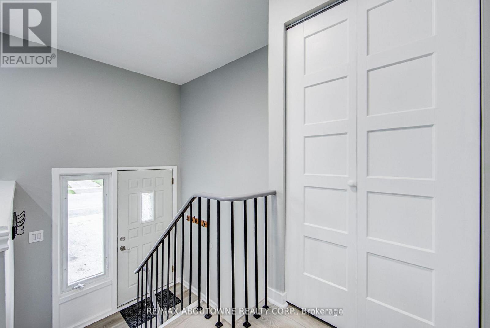 2367 Middlesmoor Crescent, Burlington, ON