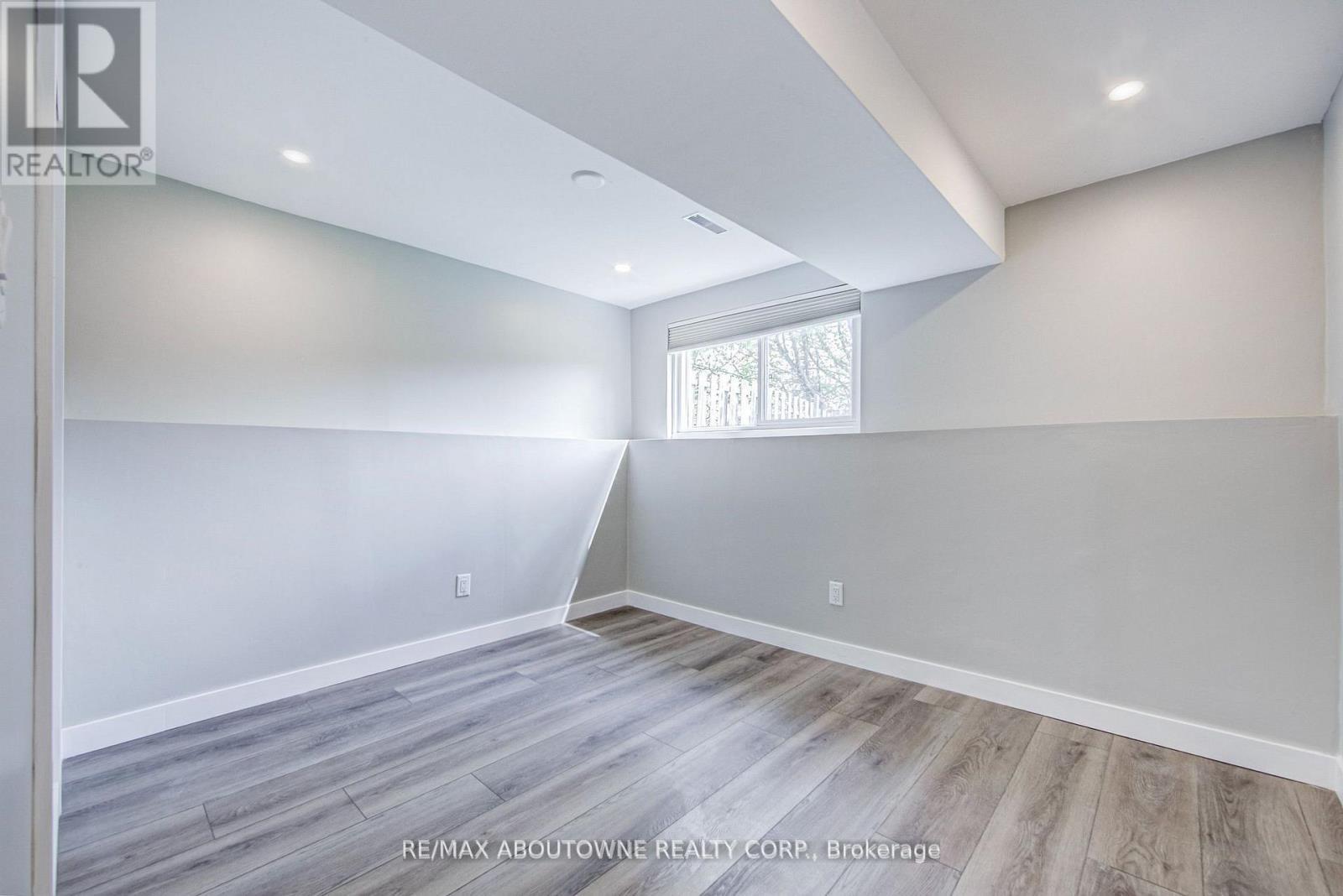 2367 Middlesmoor Crescent, Burlington, ON