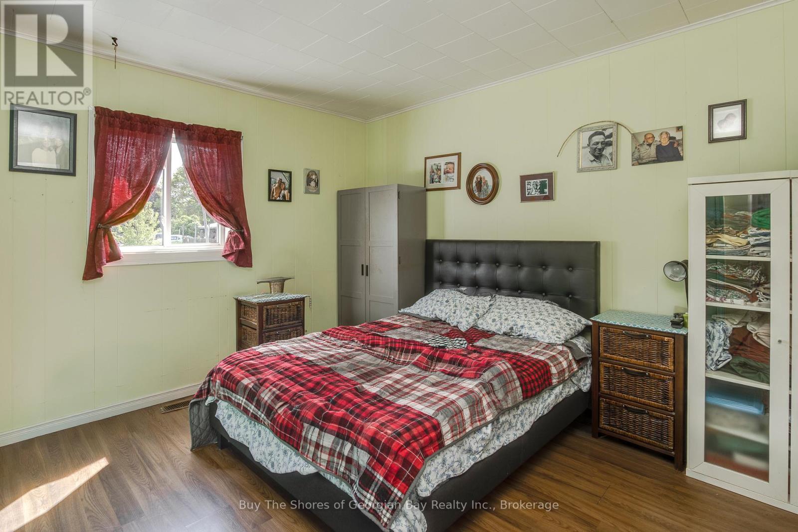 17 Balm Beach Road E, Tiny (Perkinsfield), ON