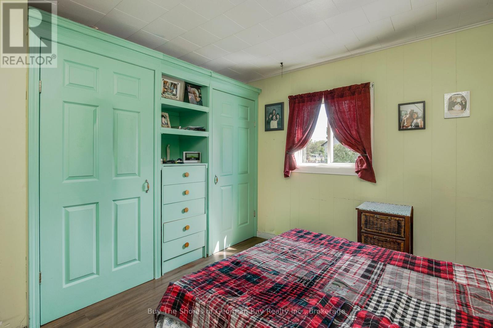 17 Balm Beach Road E, Tiny (Perkinsfield), ON