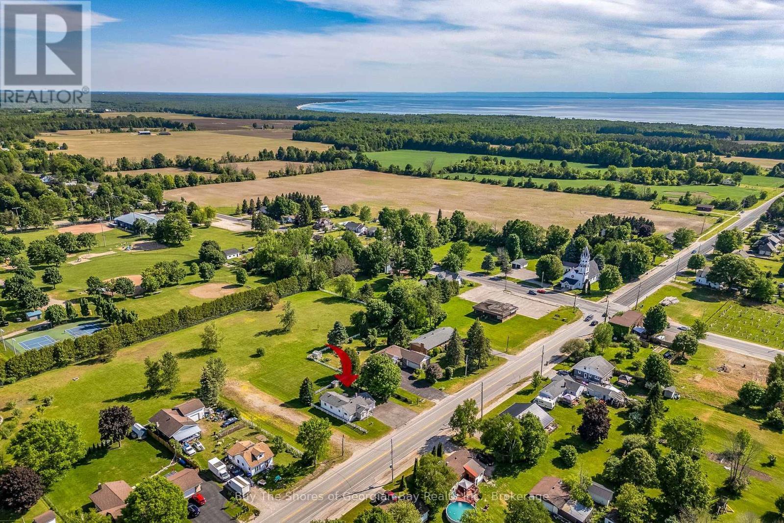 17 Balm Beach Road E, Tiny (Perkinsfield), ON