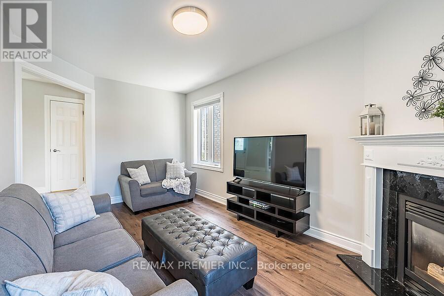 2 Grace Crescent, Barrie, ON