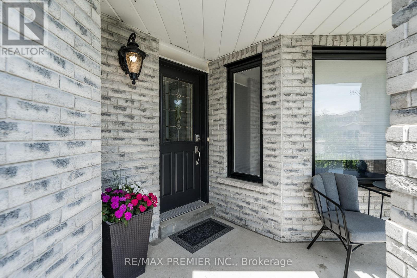 2 Grace Crescent, Barrie, ON