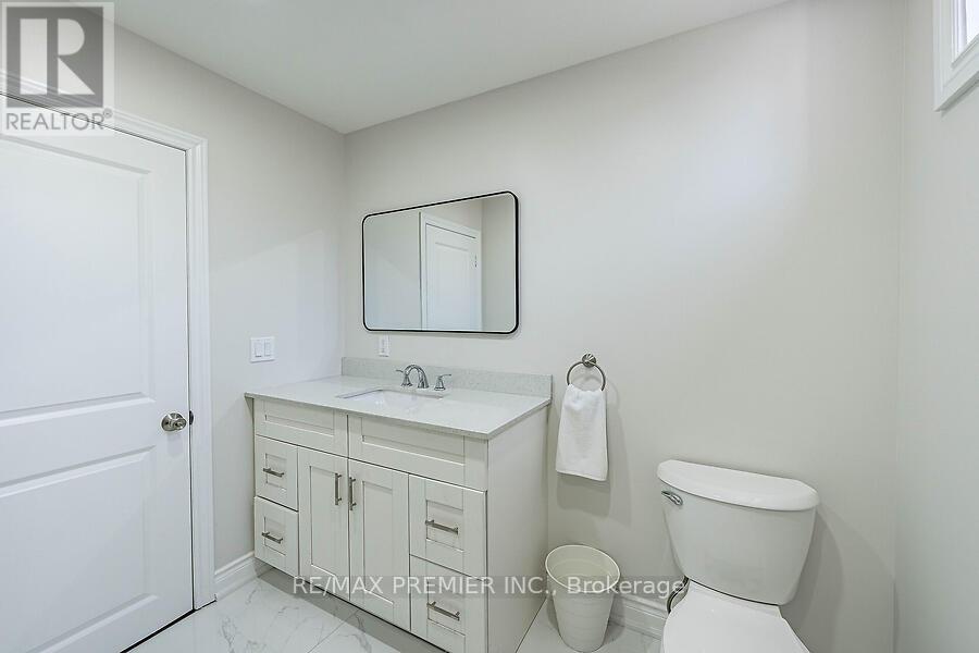 2 Grace Crescent, Barrie, ON