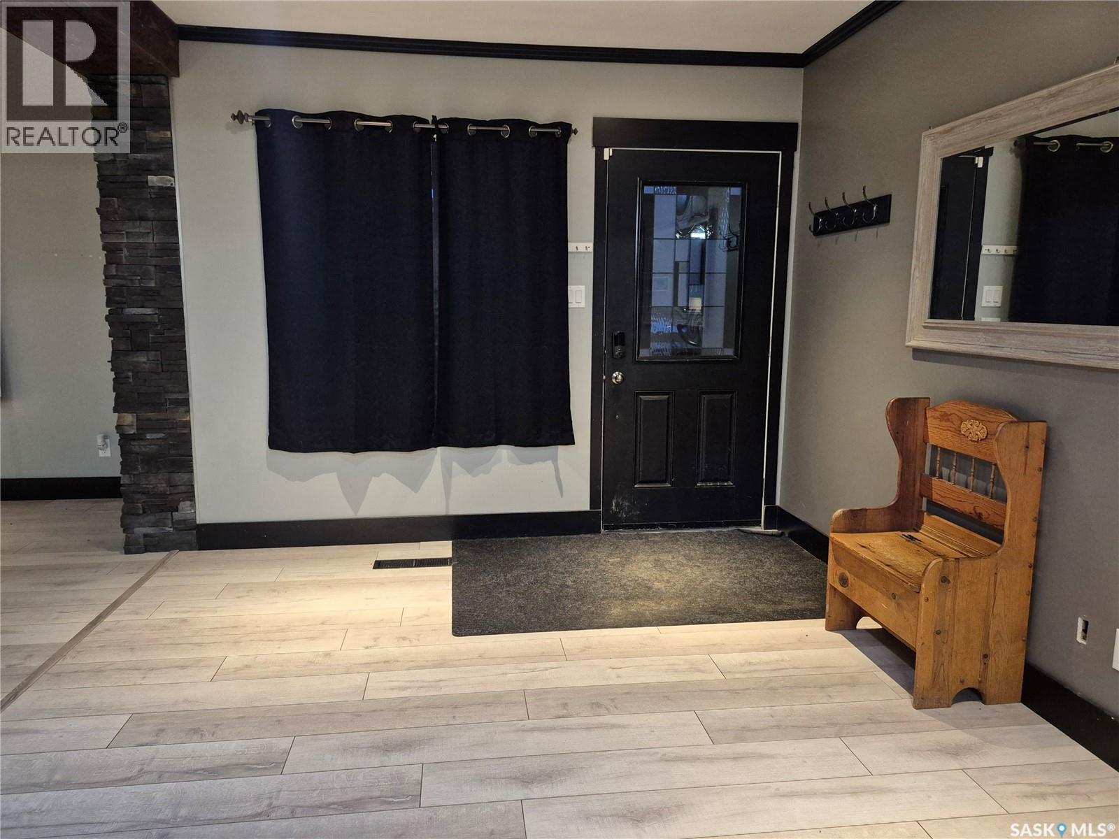 826 Chaplin Street E, Swift Current, SK