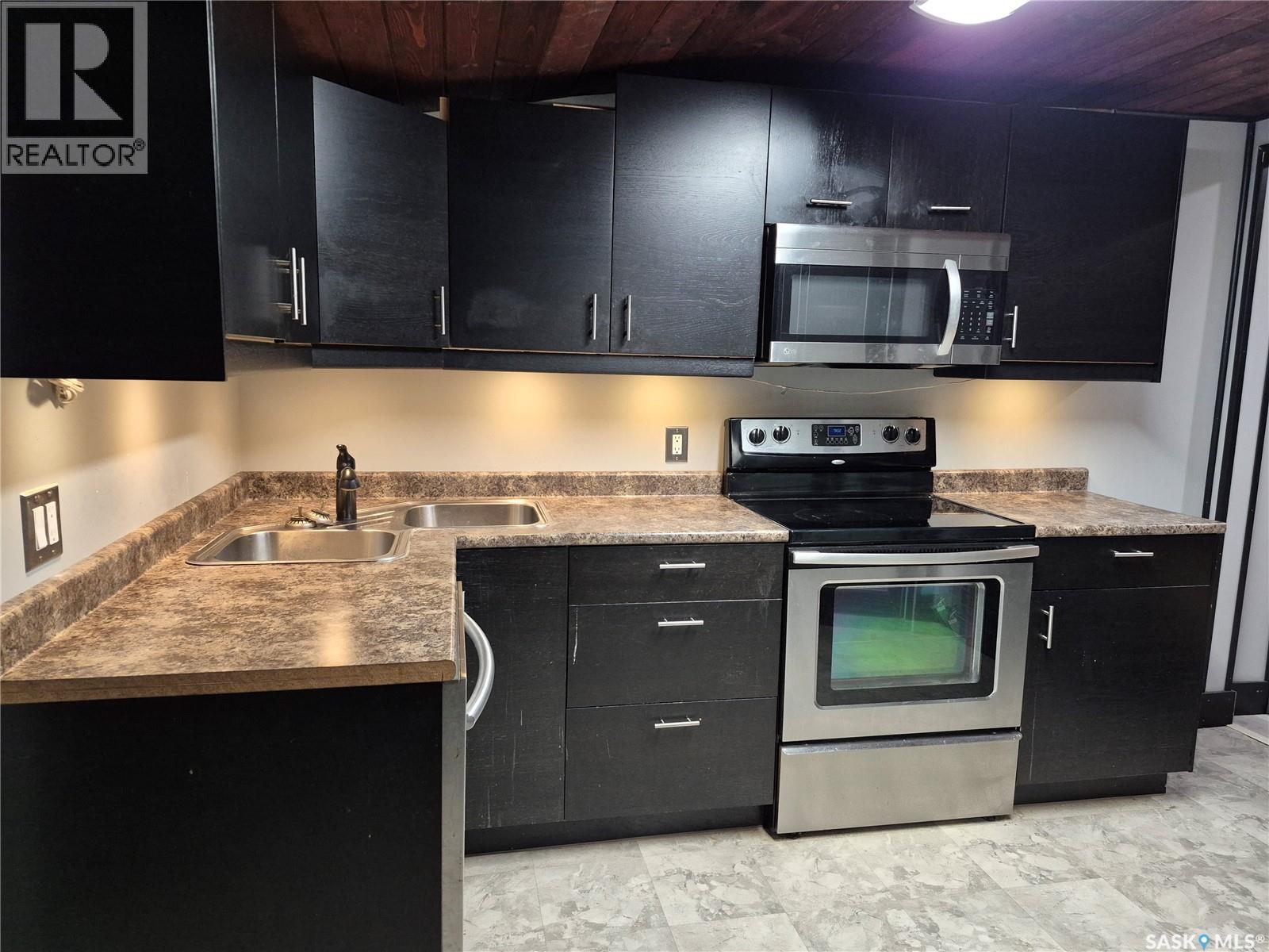 826 Chaplin Street E, Swift Current, SK