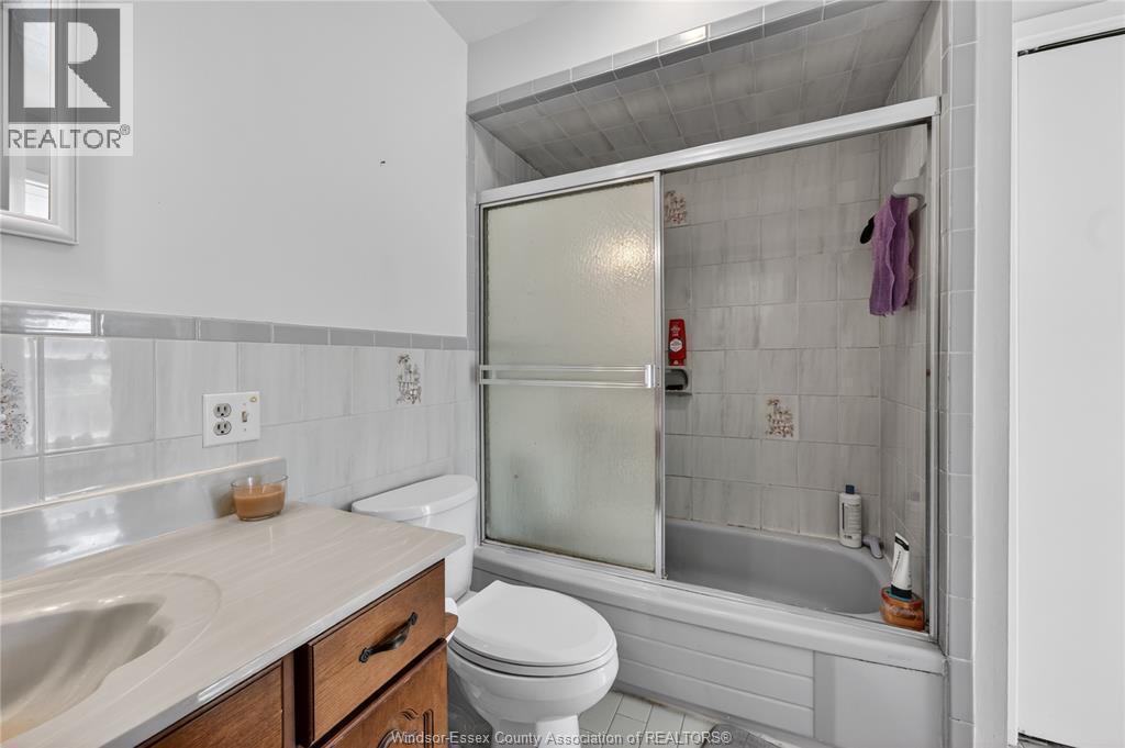 1104 Ellis St E, Windsor, ON