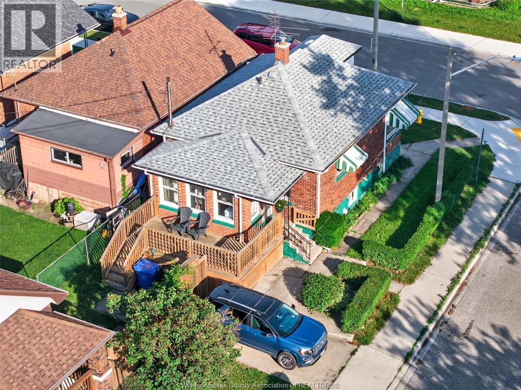 1104 Ellis St E, Windsor, ON