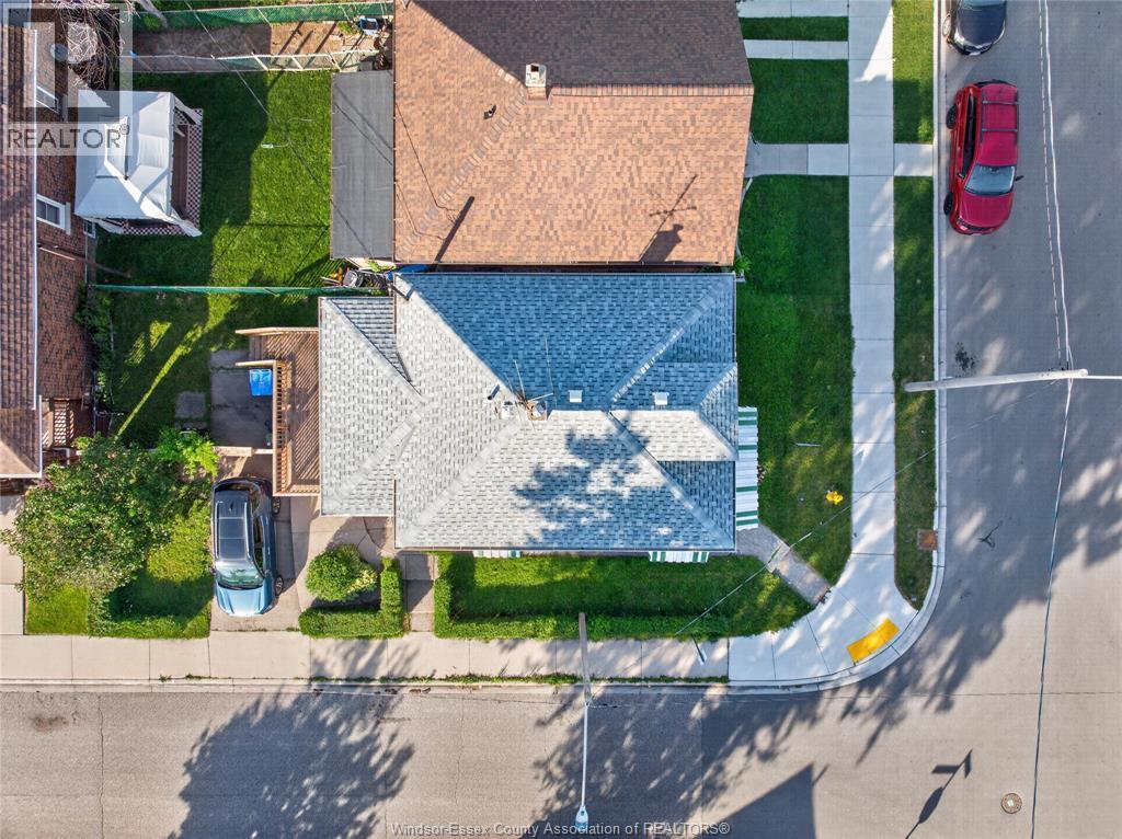 1104 Ellis St E, Windsor, ON