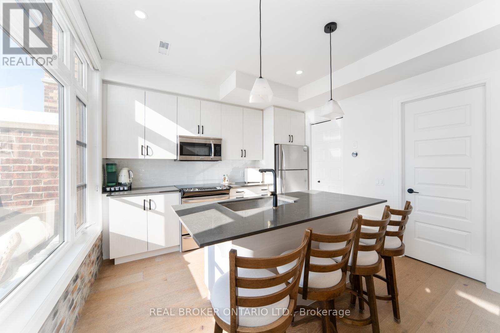 48 - 8167 Kipling Avenue, Vaughan, ON