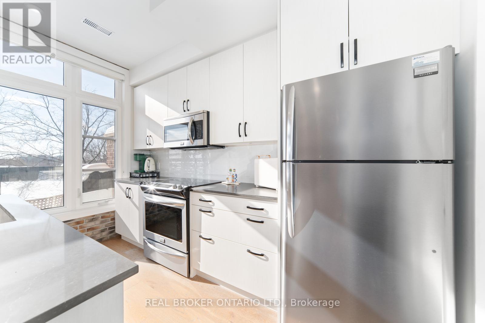 48 - 8167 Kipling Avenue, Vaughan, ON