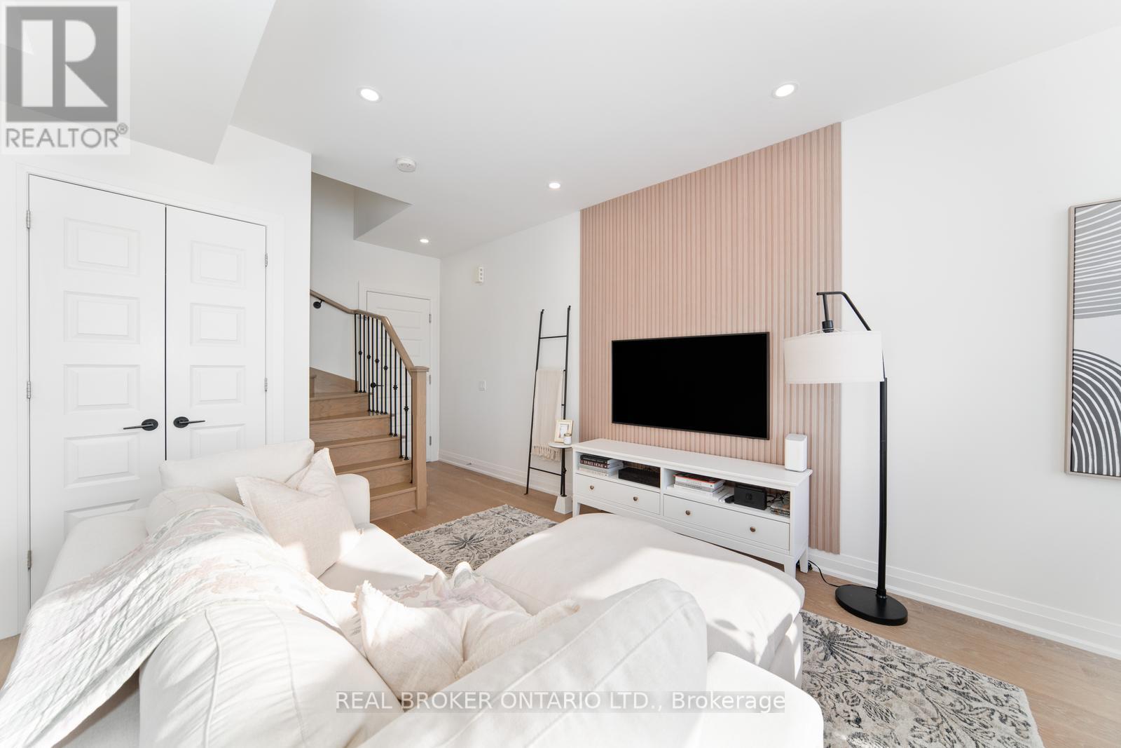 48 - 8167 Kipling Avenue, Vaughan, ON