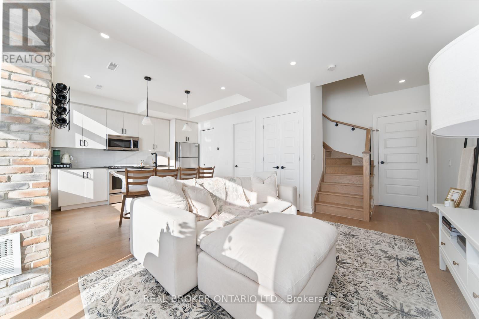 48 - 8167 Kipling Avenue, Vaughan, ON