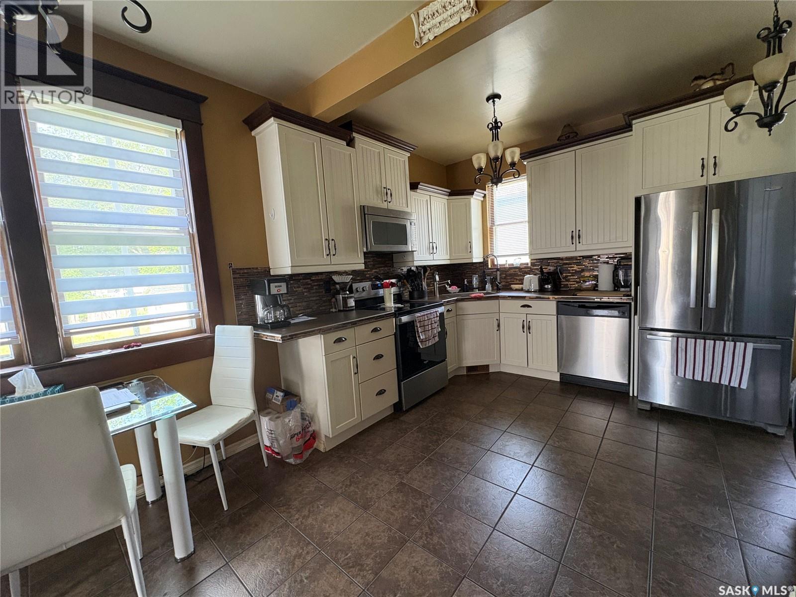 138 First Avenue N, Yorkton, SK