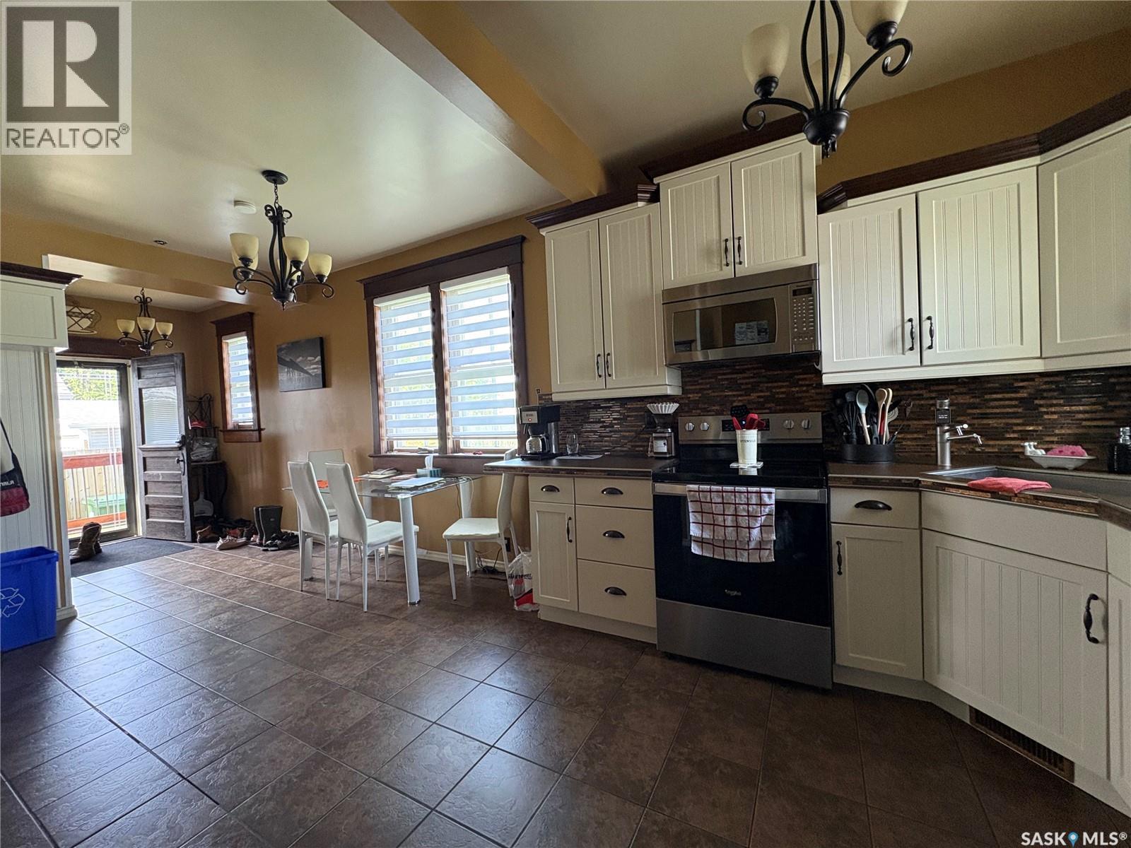 138 First Avenue N, Yorkton, SK