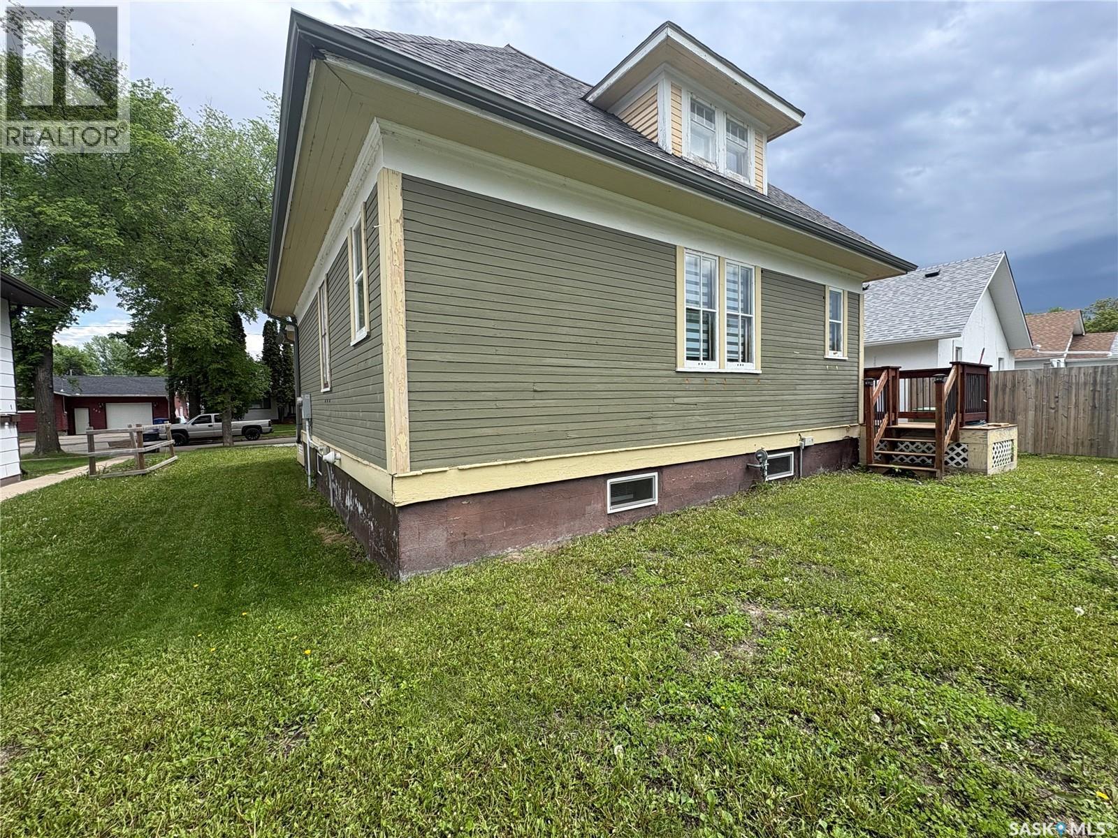 138 First Avenue N, Yorkton, SK