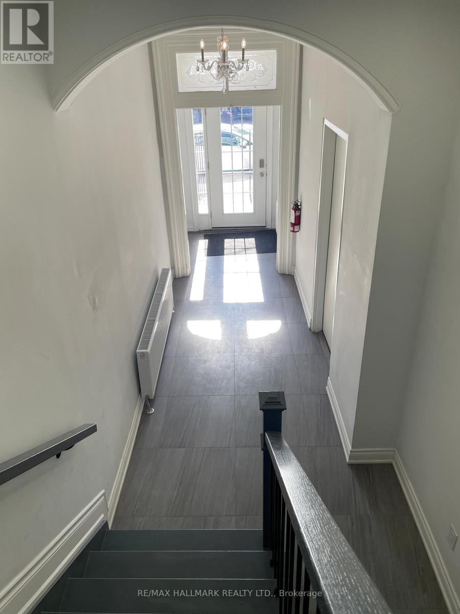 414 Dundas Street E, Toronto, ON