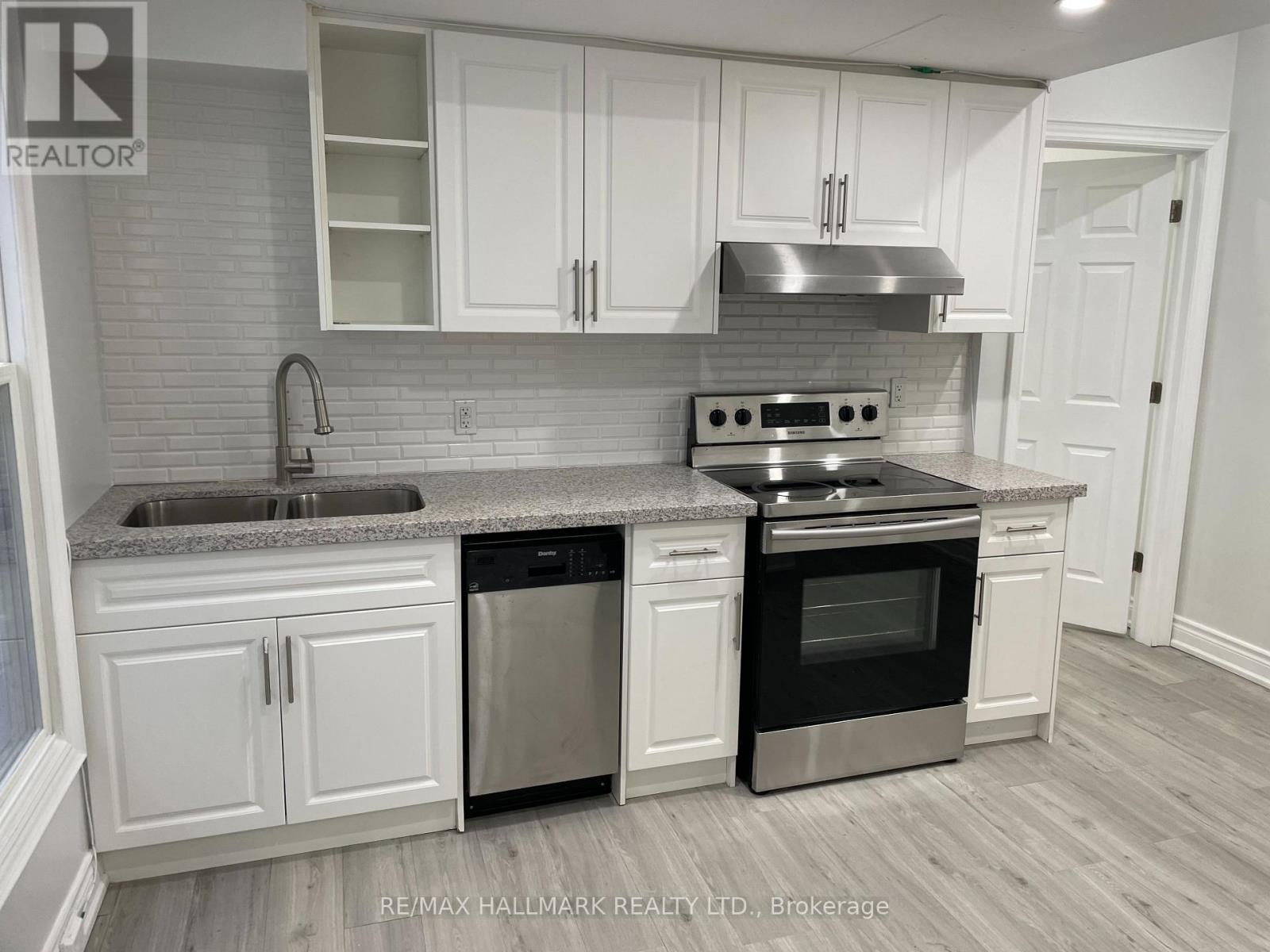 414 Dundas Street E, Toronto, ON