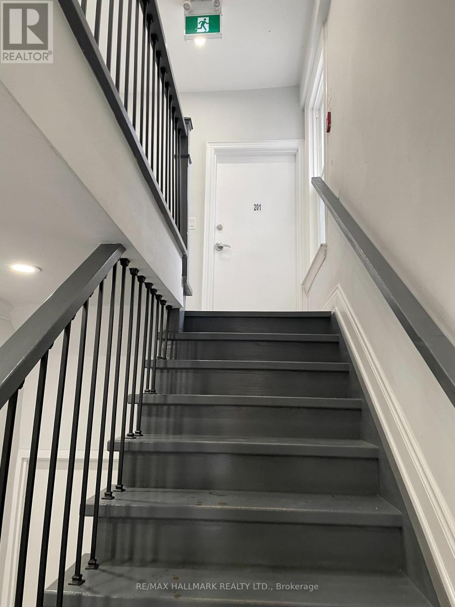 414 Dundas Street E, Toronto, ON