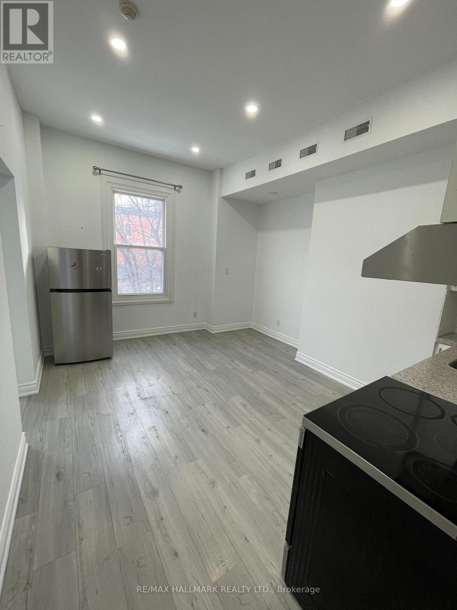 414 Dundas Street E, Toronto, ON