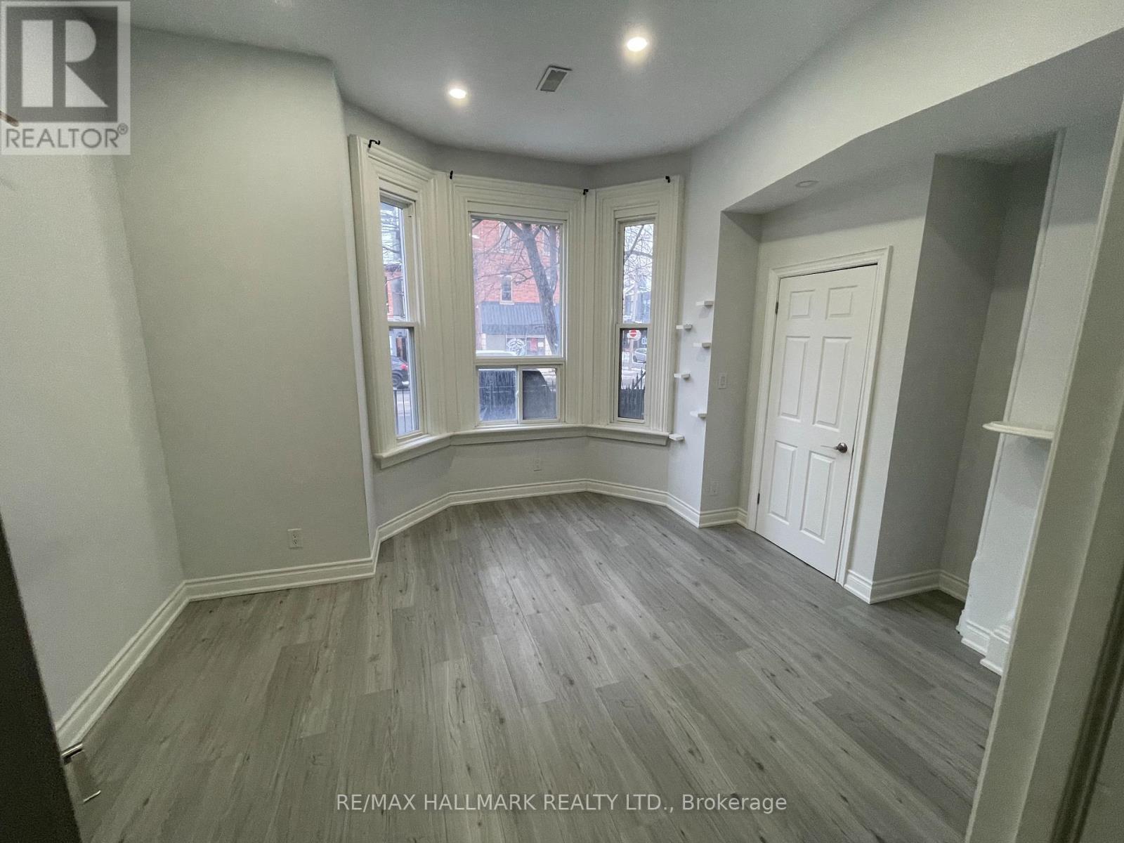 414 Dundas Street E, Toronto, ON