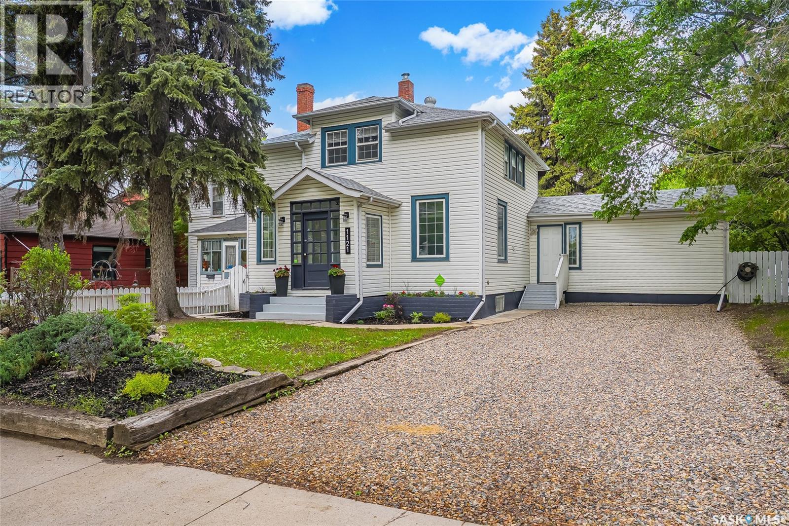 1121 B Avenue N, Saskatoon, SK