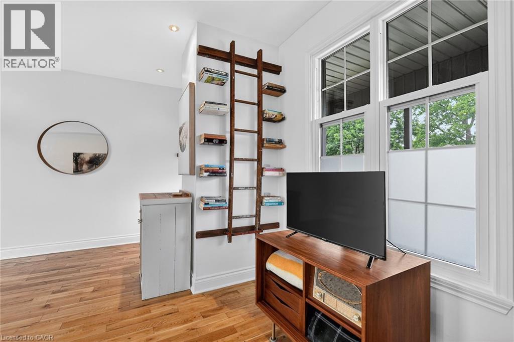 26 Campbell Avenue, Hamilton, ON