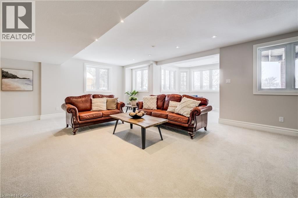 38 Deer Ridge Crescent, Kitchener, ON