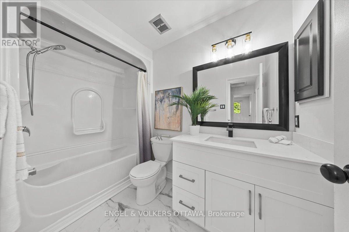 34 Viewpointe Private, Ottawa, ON