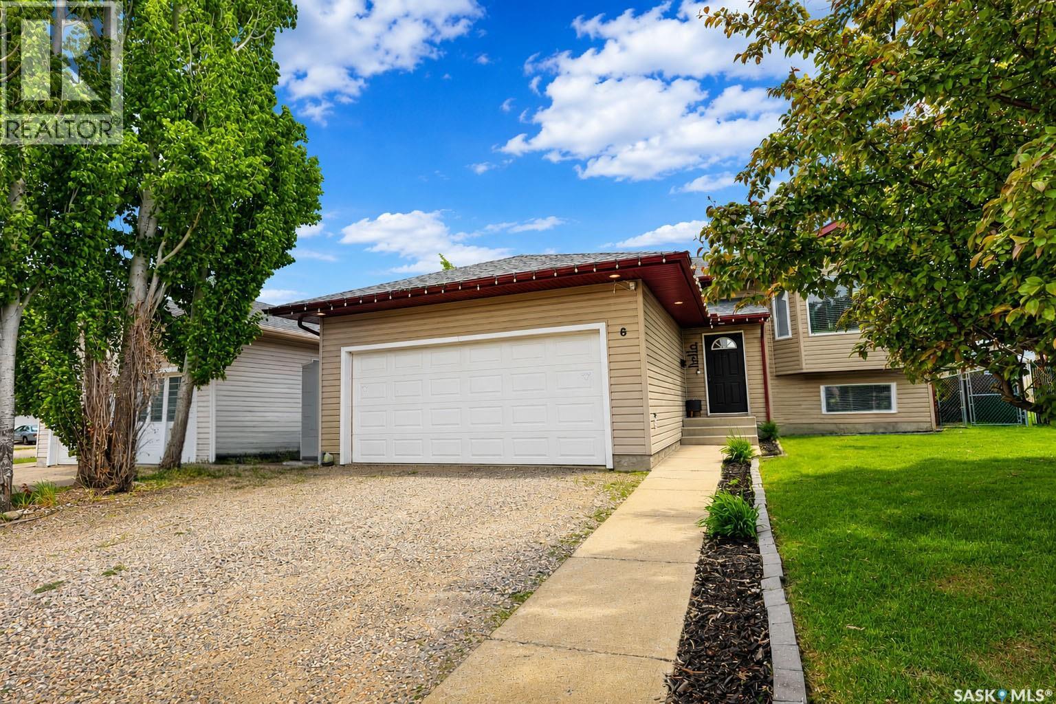 6 Dmyterko Bay, Prince Albert, SK