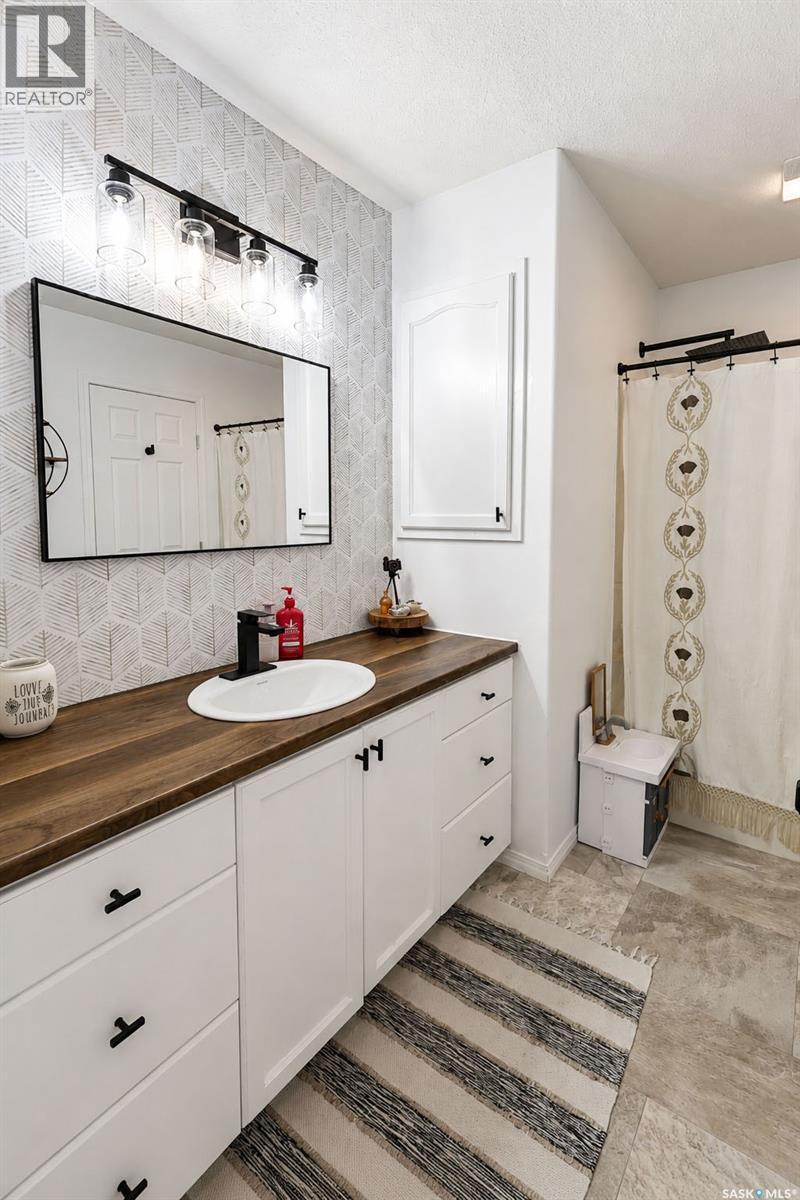 6 Dmyterko Bay, Prince Albert, SK