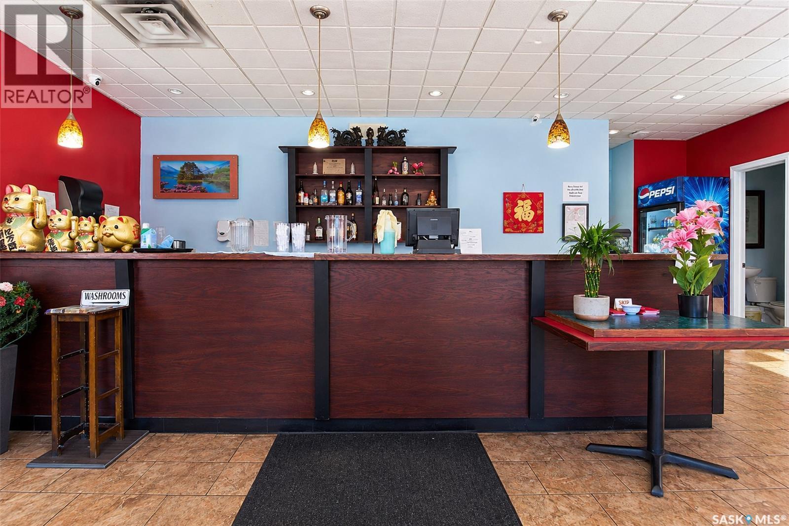 D & E 835 Broadway Avenue, Saskatoon, SK