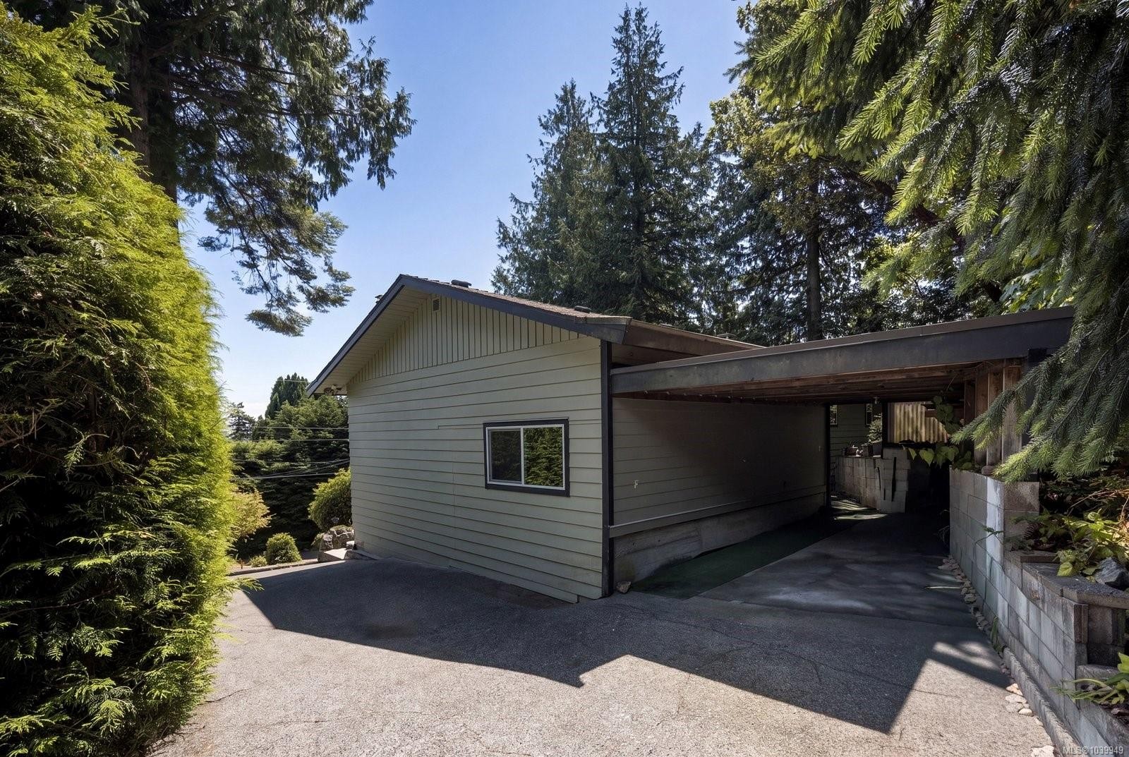 4950 Lochside Dr, Saanich, BC