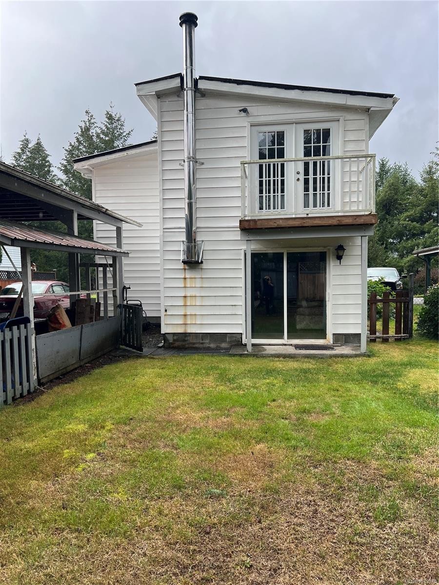 406 Matchlee Dr, Gold River, BC