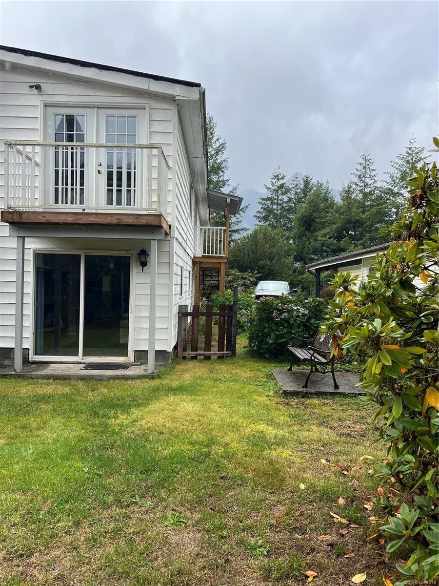 406 Matchlee Dr, Gold River, BC