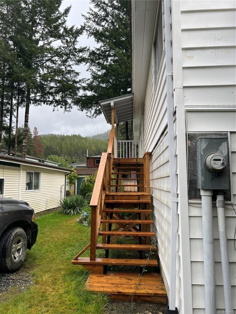 406 Matchlee Dr, Gold River, BC
